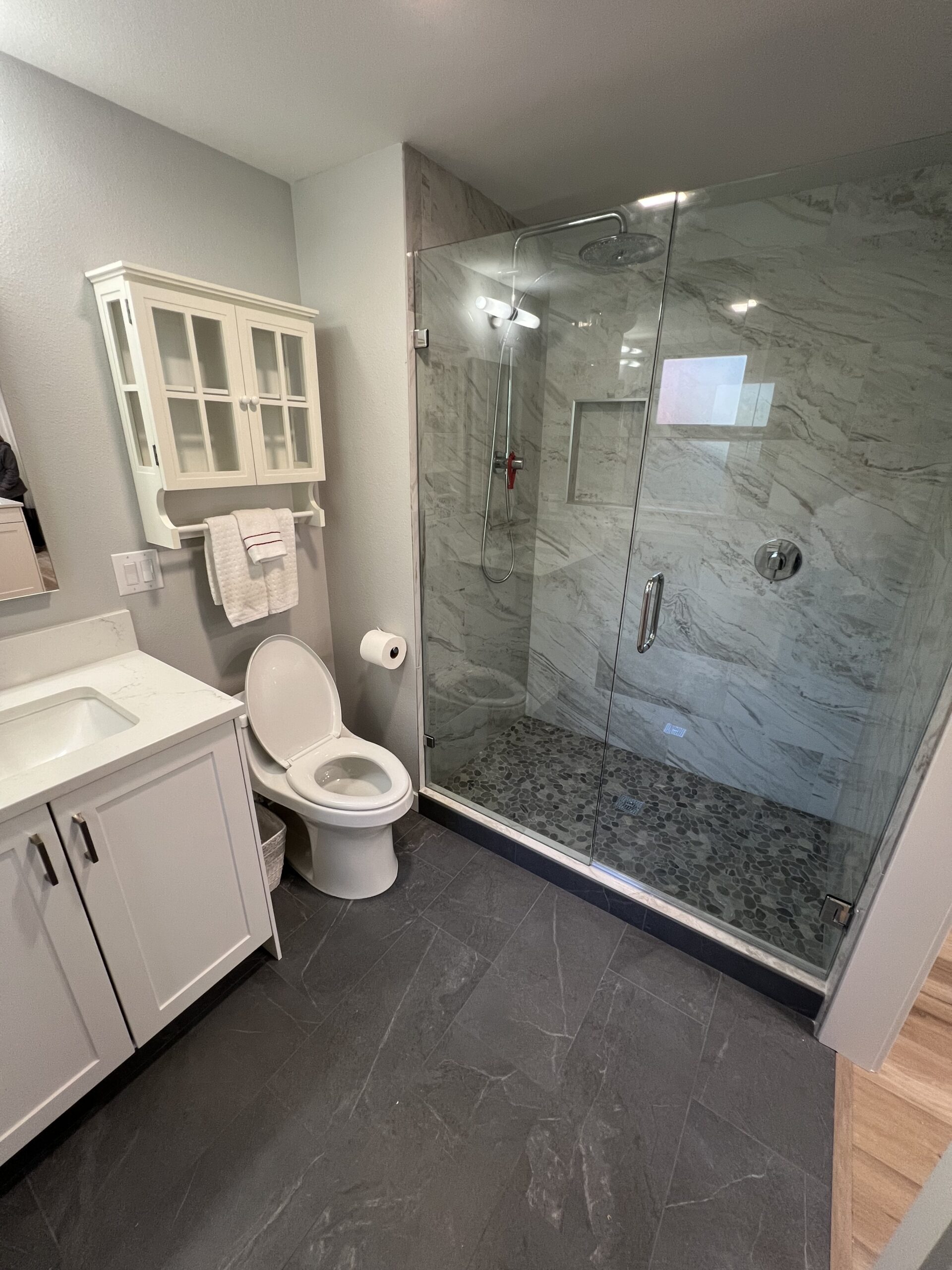 Cozy ADU - Bellmont cabinets